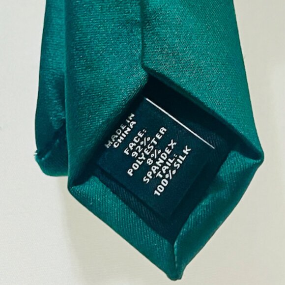 Murano Deep Emerald Green Velvet Solid Tie - Refined yet quietly daring - NWT - Picture 1 of 7